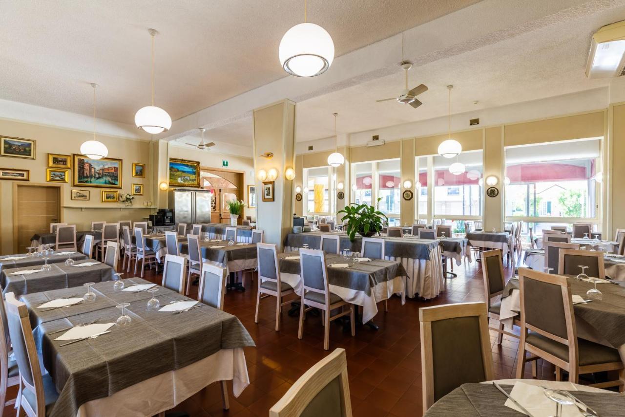 Hotel Splendid Gatteo a Mare Esterno foto