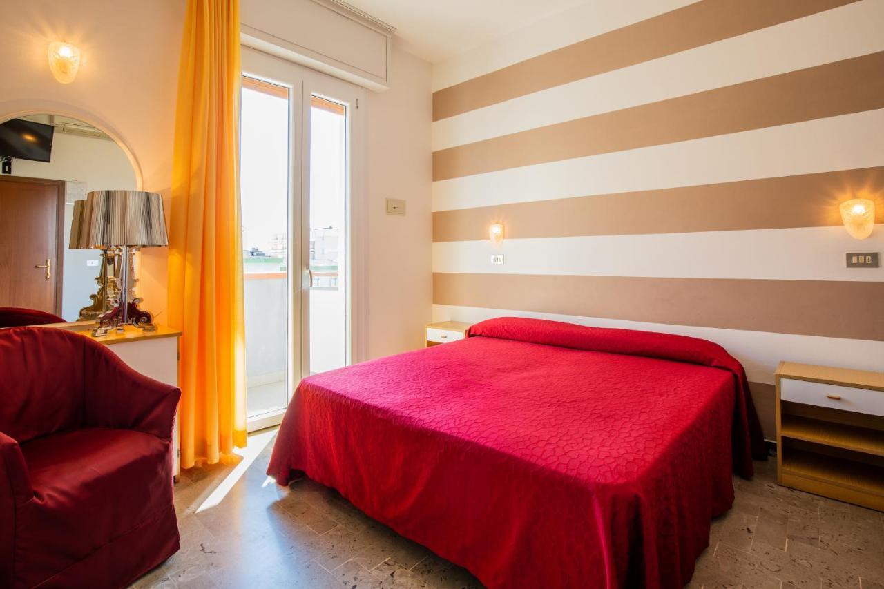 Hotel Splendid Gatteo a Mare Esterno foto