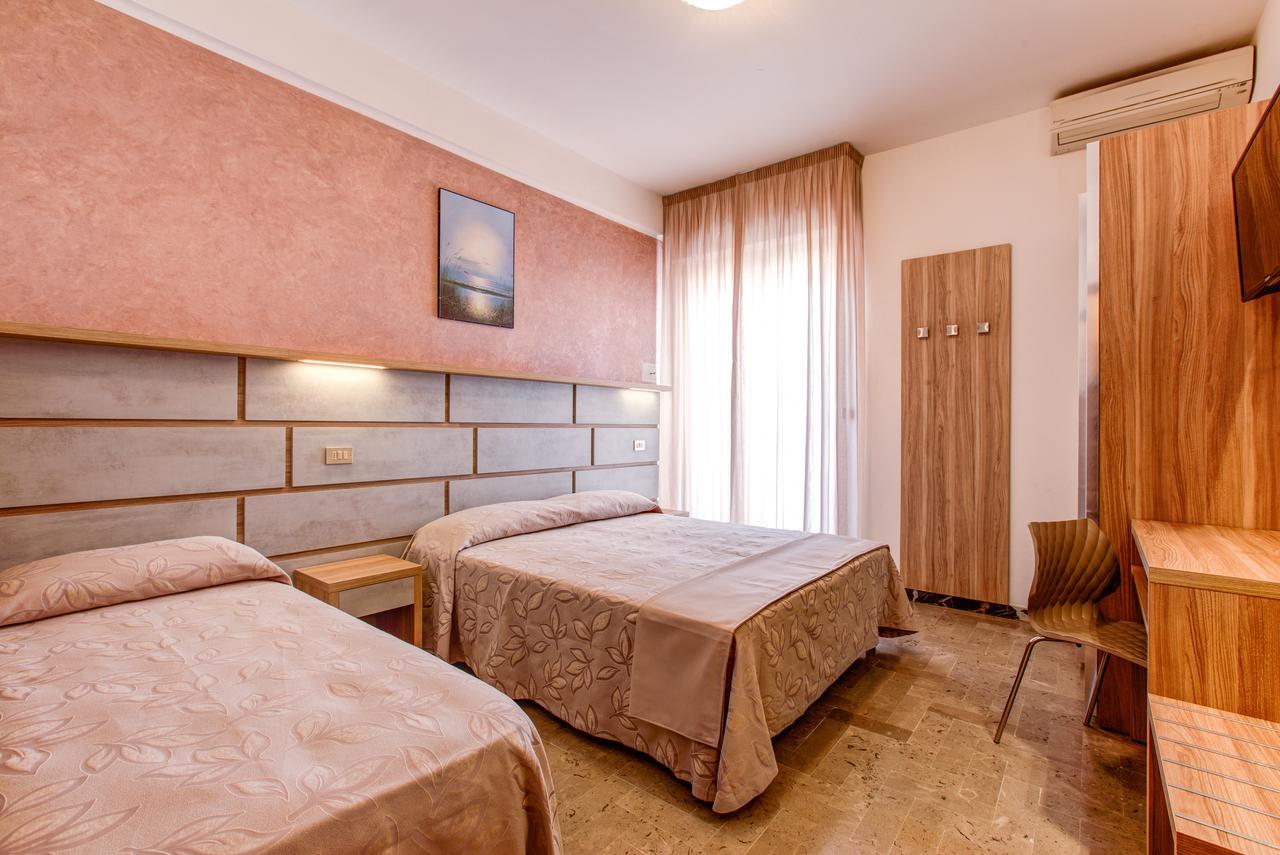 Hotel Splendid Gatteo a Mare Esterno foto