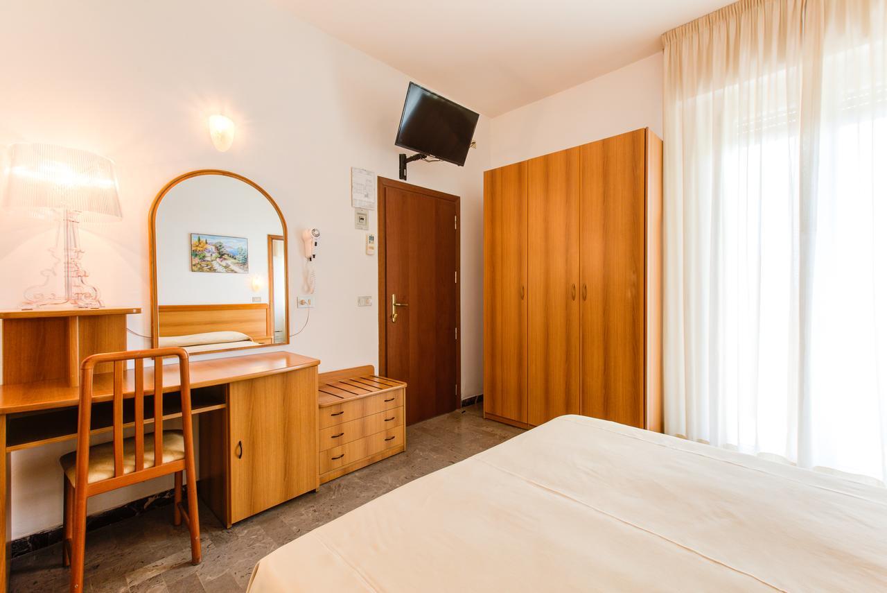 Hotel Splendid Gatteo a Mare Esterno foto