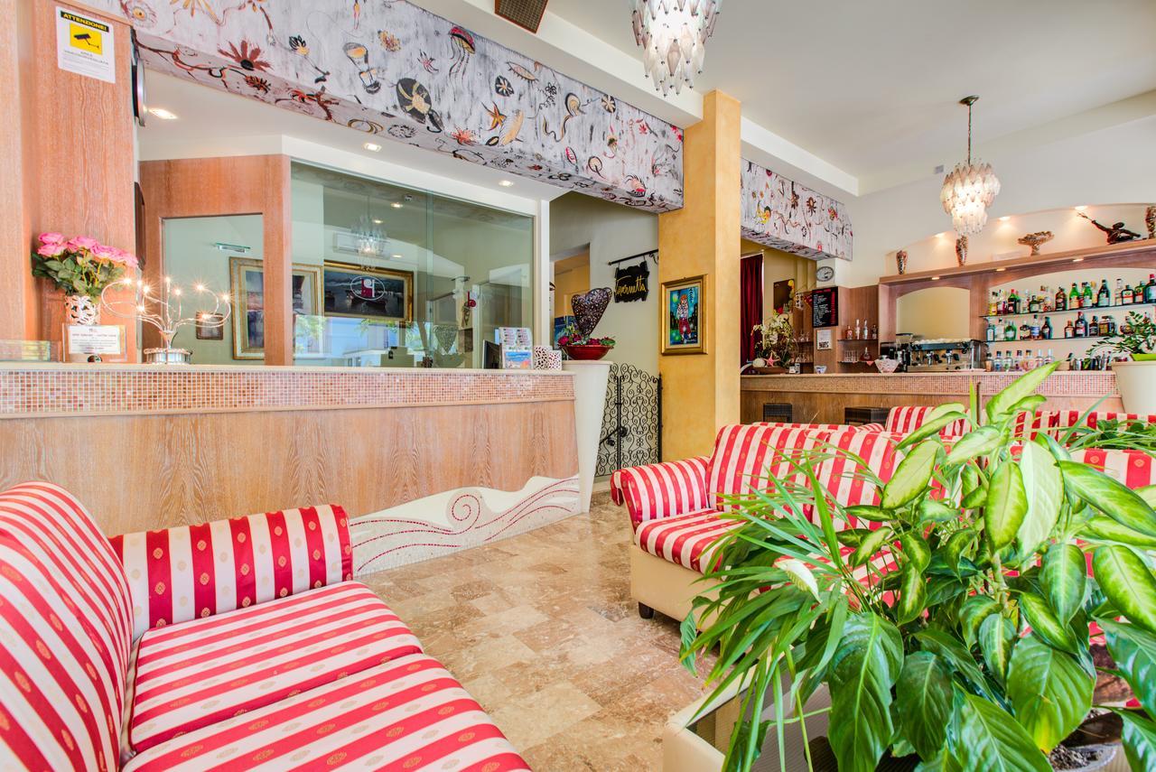 Hotel Splendid Gatteo a Mare Esterno foto
