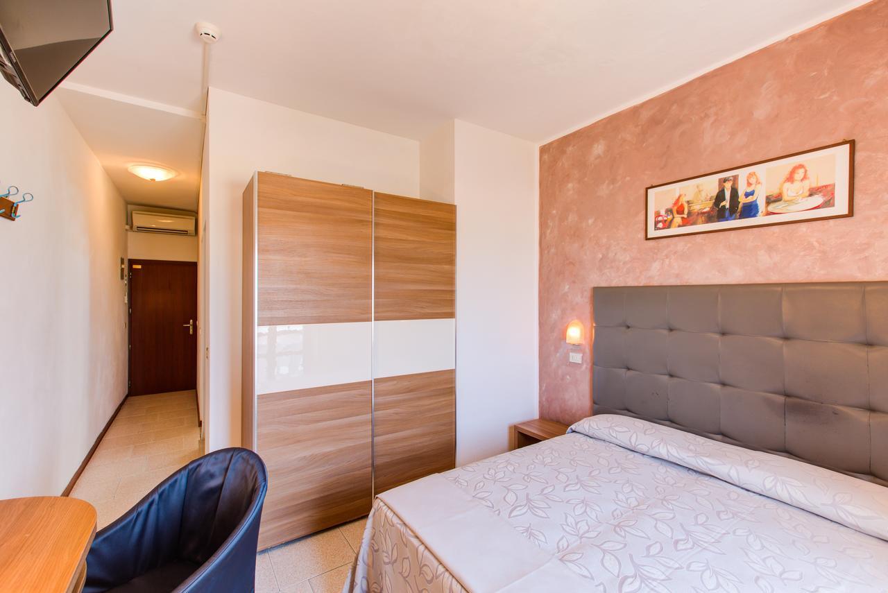 Hotel Splendid Gatteo a Mare Esterno foto